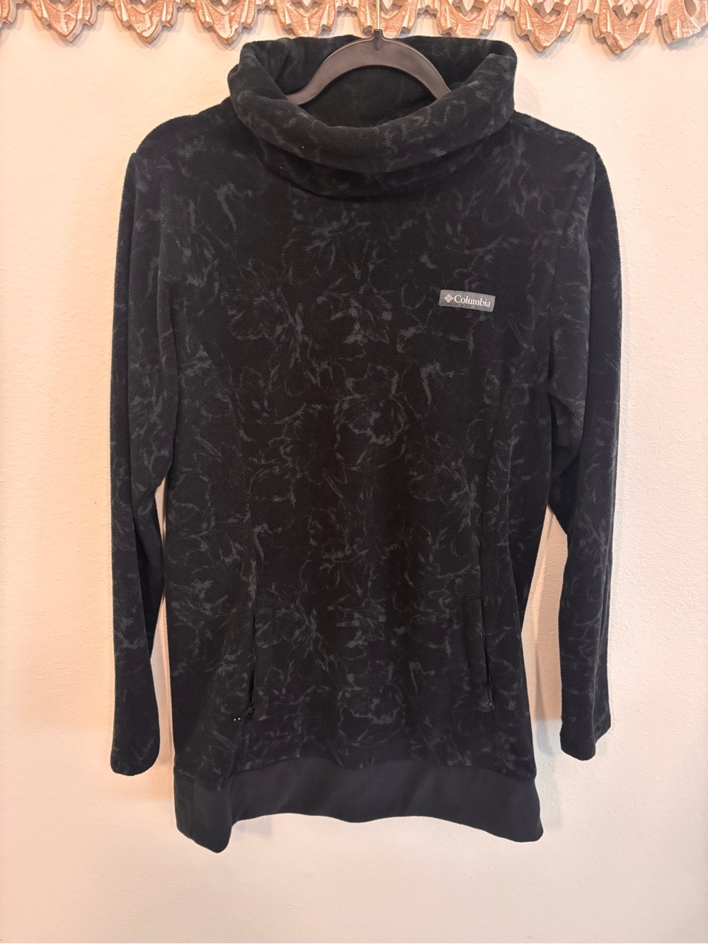 Columbia Pull over
